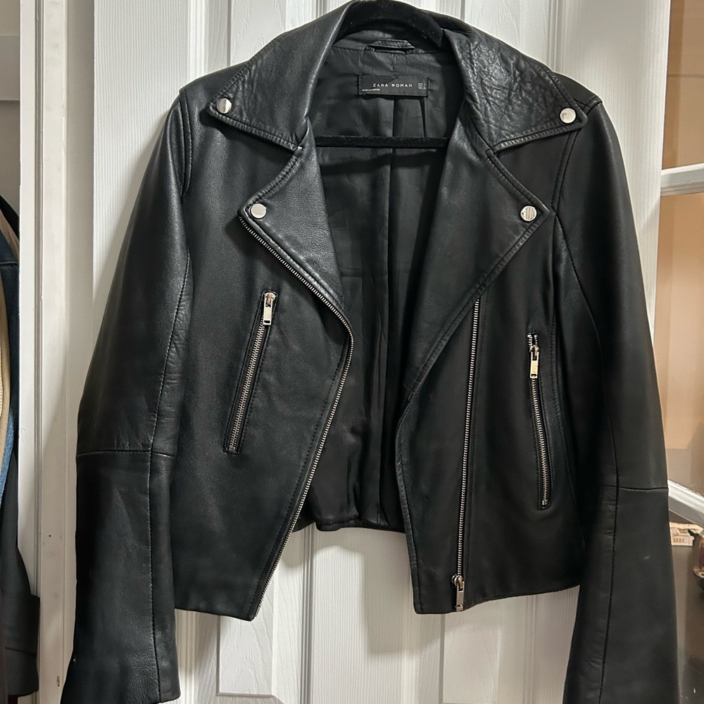 Zara leather biker jacket. Black. Size L.